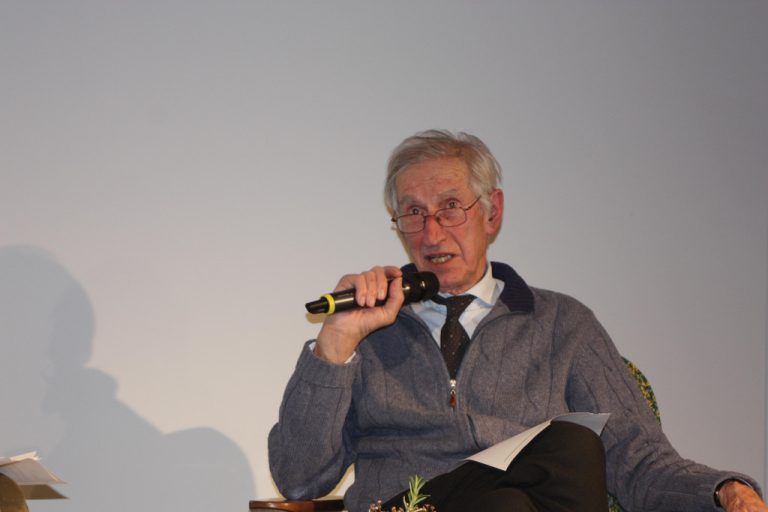 Autor und Seelsorger Elmar Simma gewann die Aufmerksamkeit mit ergreifenden Geschichten.