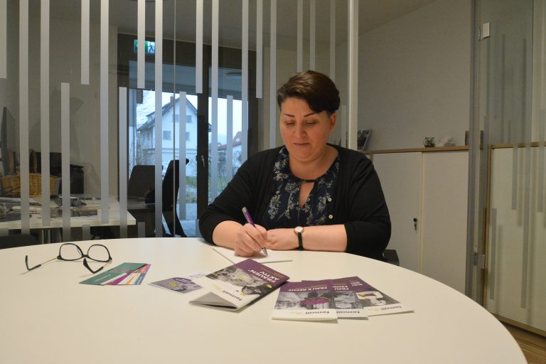 Cigdem Gökmen-Erden klärt Frauen kompetent auf.