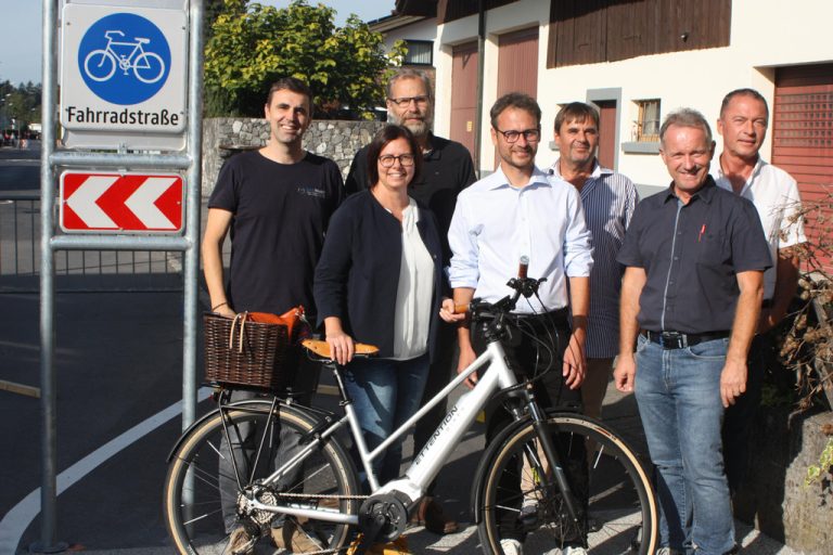 Der Eröffnung des ersten Bauabschnitts der Montfortstraße wohnte auch Landesrat Zadra bei.