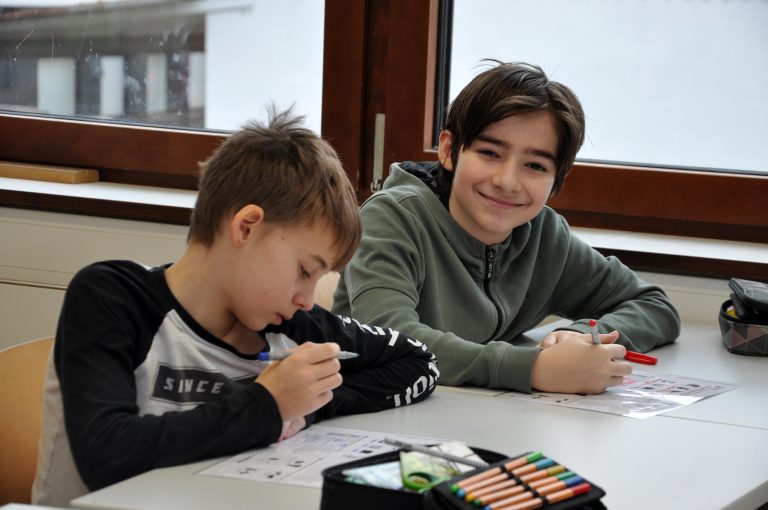In den Ganztagesklassen wachsen die Schüler als Klasse oft enger zusammen. 