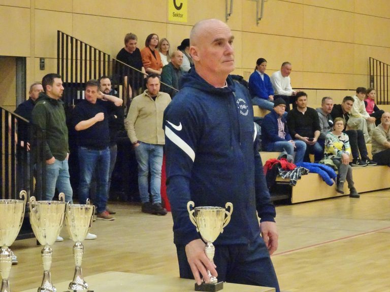 Hermann Huber durfte die Siegerehrung vornehmen.