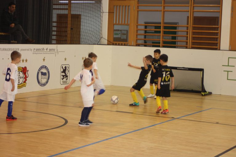 Die internationale Turnieratmosphäre machte den kleinen Kickern großen Spaß.
