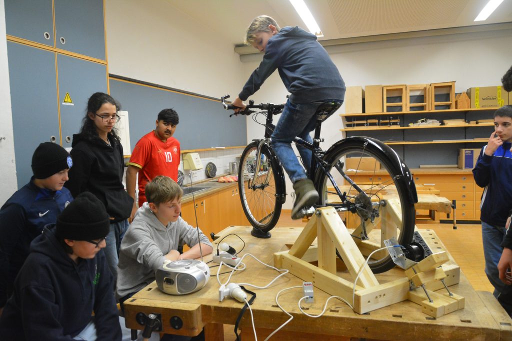 Lustenauer Mittelschüler bauten ein &#8220;Blackout-Bike&#8221;