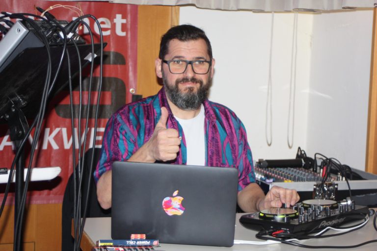Der DJ wusste die Ballgäste auf der Megaparty mehr als wie nur zu überzeugen.