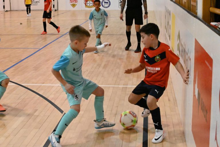 Mit Leidenschaft wurde in Schlins um jeden Ball gekämpft.