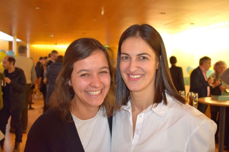Mit Nadine und Isabella musizierten auch ehemalige Schülerinnen beim Jubiläum mit. - 50 Jahre Musikschule