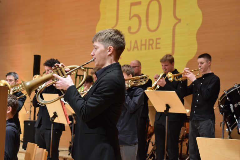 Mit fetzigem Sound begeisterte die schuleigene Big Band.