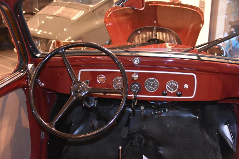 Wer möchte nicht einmal am Steuer einer automobilen Legende sitzen?