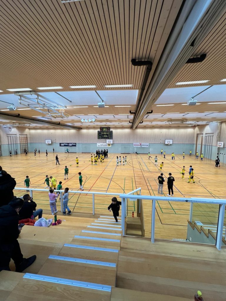 In der Halle der Mittelschule gab es an zwei Wochenenden 14 Turniere. <span class="copyright">FC Höchst</span>