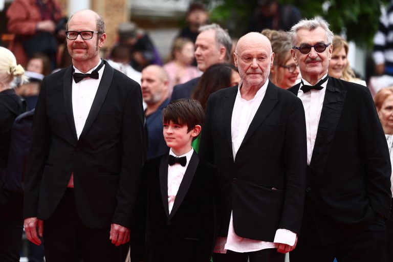Kamermann Franz Lustig, Anton Wenders, Anselm Kiefer und Regisseur Wim Wenders. <span class="copyright">REUTERS/Yara Nardi</span>