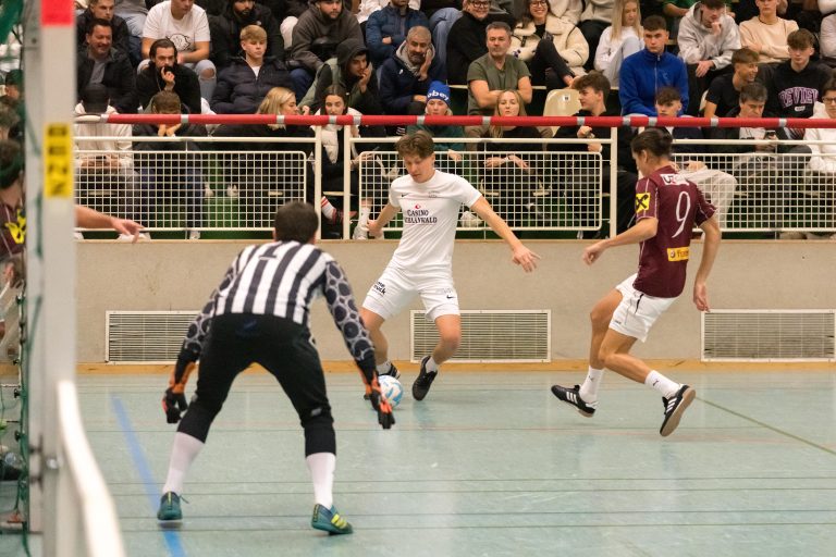 Bild aus dem Spiel zwischen Altenstadt (in Rot) und der Admira. <span class="copyright">VN-Stiplovsek</span>