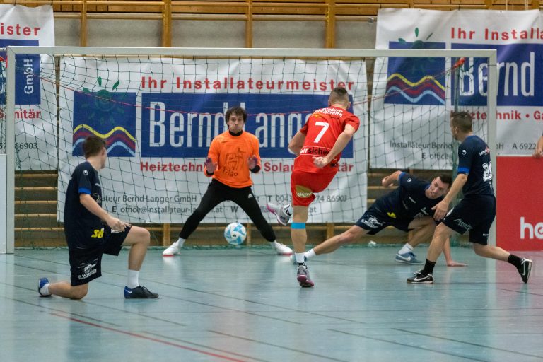 Torschuss aus Ludesch vs Langen. <span class="copyright">VN-Stiplovsek</span>