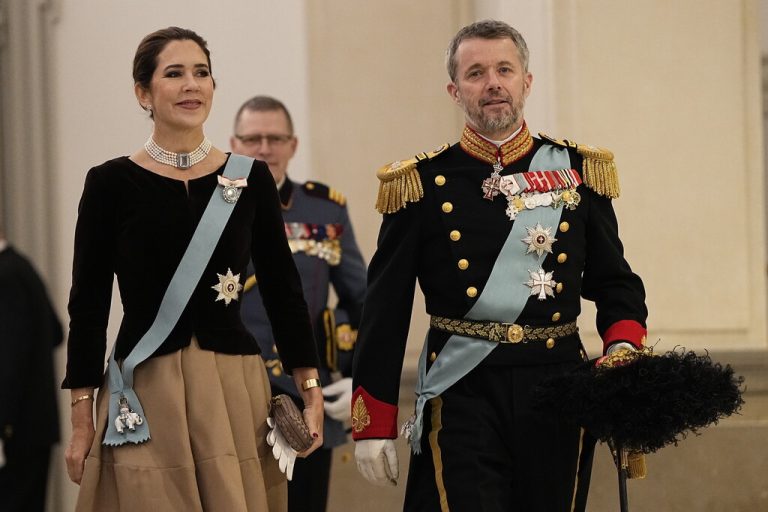 2025 wird nicht Margrethe, sondern ihr Sohn Frederik in der Kutsche sitzen - falls er diese Tradition beibehält. ap