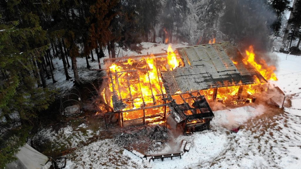 Großbrand abseits aller Straßen bei Egg
