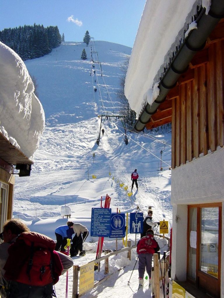 Im Jahr 2003 war auch im März noch genug Schnee für den Skibetrieb vorhanden. <span class="copyright">MG Frastanz</span>