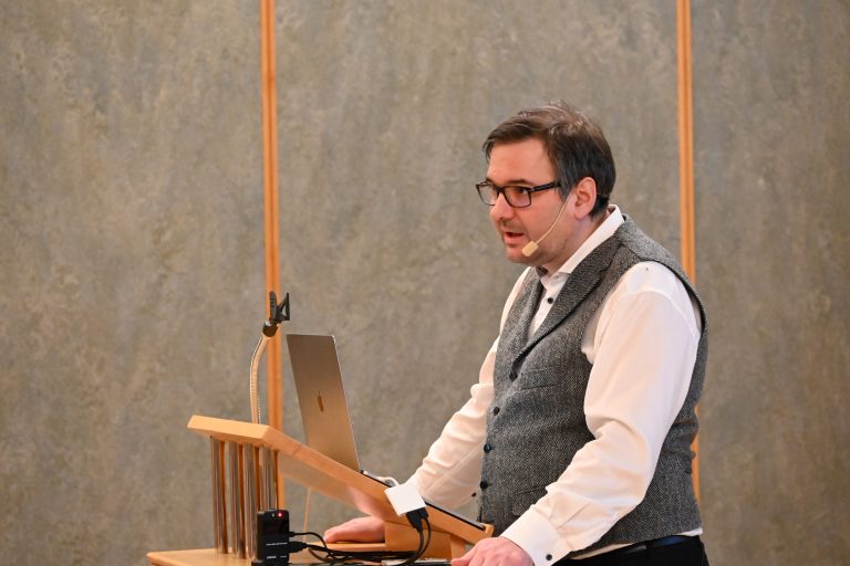 Christof Thöny bei seinem Vortrag.