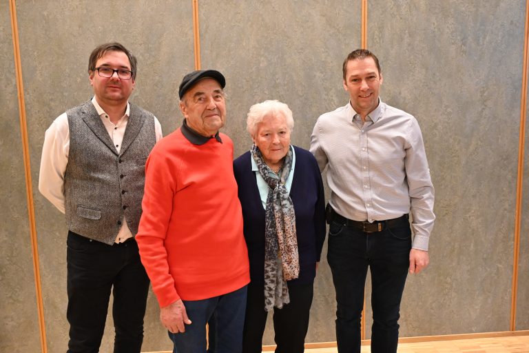 Hans Hechenberger wurde damals zum Lebensretter für Annelies Schmid, geborene Schranz. Hier mit Christof Thöny (l.) und Martin Burtscher (r.).