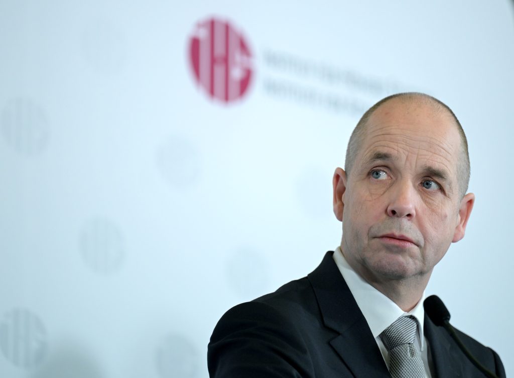 IHS-Chef erwartet für 2024 leichten Aufschwung