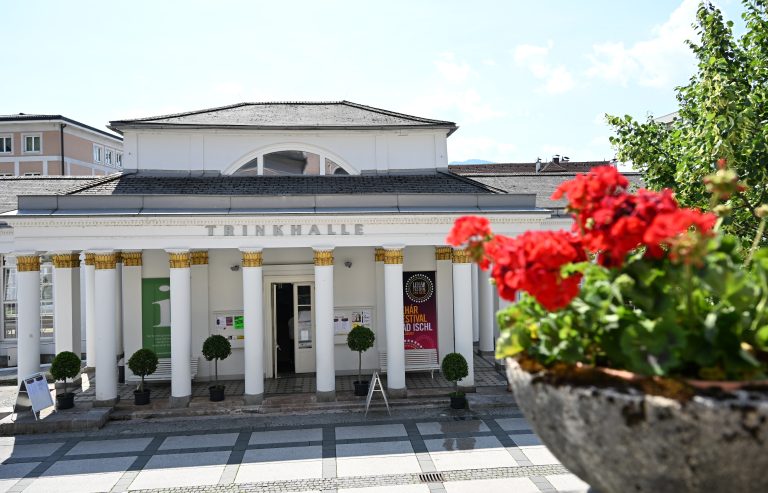 Idylle, Kultur und historische Last liegen auch im Programm von Salzkammergut 2024 oft nahe beieinander. <span class="copyright">APA/BARBARA GINDL</span>