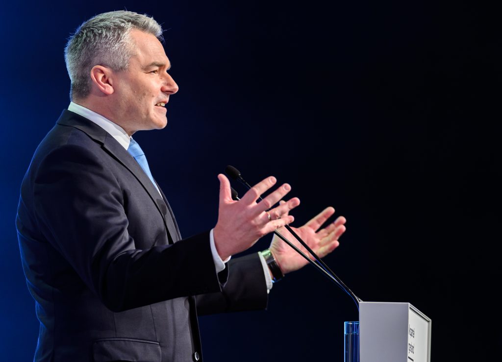 Nehammer startet mit Rede in den Früh-Wahlkampf