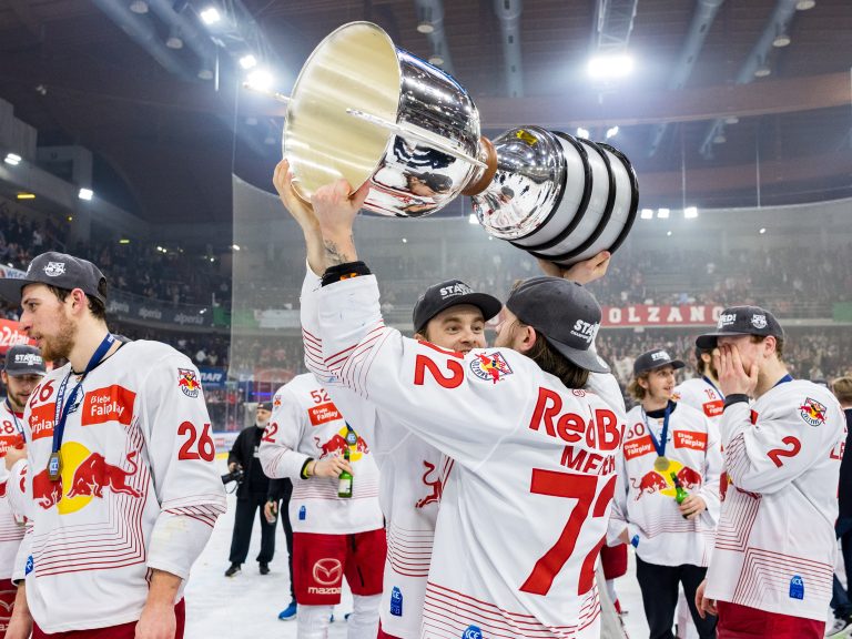 Im Eishockey gab es für Red Bull Salzburg bislang neun österreichische Meistertitel. <span class="copyright">APA</span>