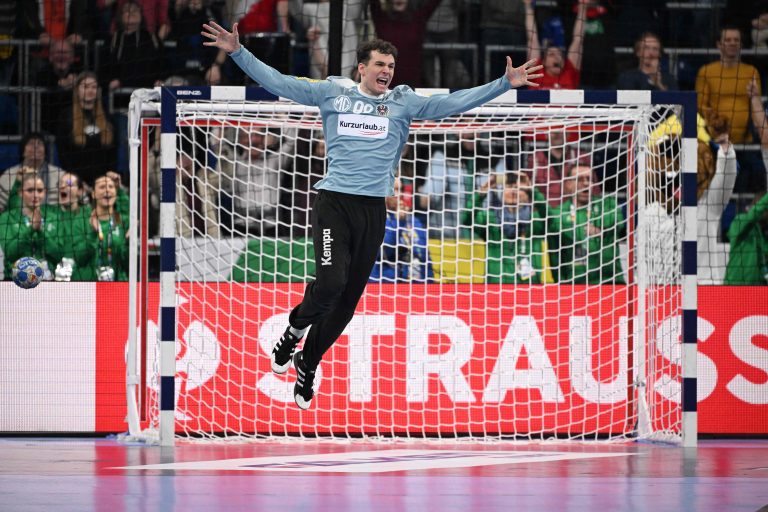 Constantin Möstl trug mit seinen Paraden maßgeblich zum Höhenflug von Österreichs Handballern in Mannheim bei.<span class="copyright"> GEPA</span>