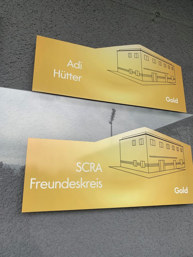 Der Name des großen Sohnes des SCR Altach, Adi Hütter, ist beim Nachwuchs-Campus . . .