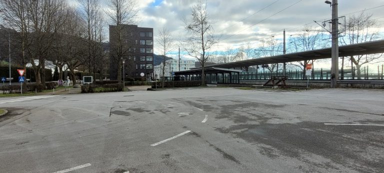 Bilder zum ehemaligen Bestand. Nun wird der Bereich rund um den Bahnhof Lochau-Hörbranz zur modernen Mobilitätsdrehscheibe im Leiblachtal.