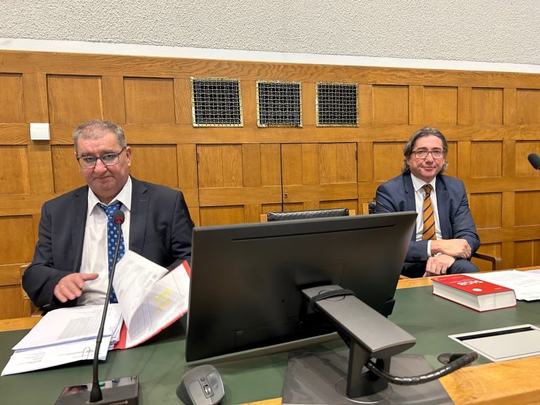 In diesem Fall vor Gericht in ihren Ansichten nicht einig; Verteidiger German Bertsch (l.) und Opferanwalt Stefan Denifl.