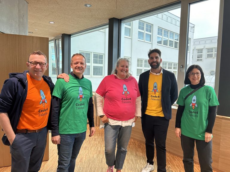 Das Projekt-Team (v.li.n.re.) Udo Filzmaier (WKV), Norbert Lenz (HTL Dornbirn), Andrea Huber (BIFO), Andreas Pichler (GF BIFO) und Christina Marent (Land Vorarlberg). <span class="copyright">cth</span>