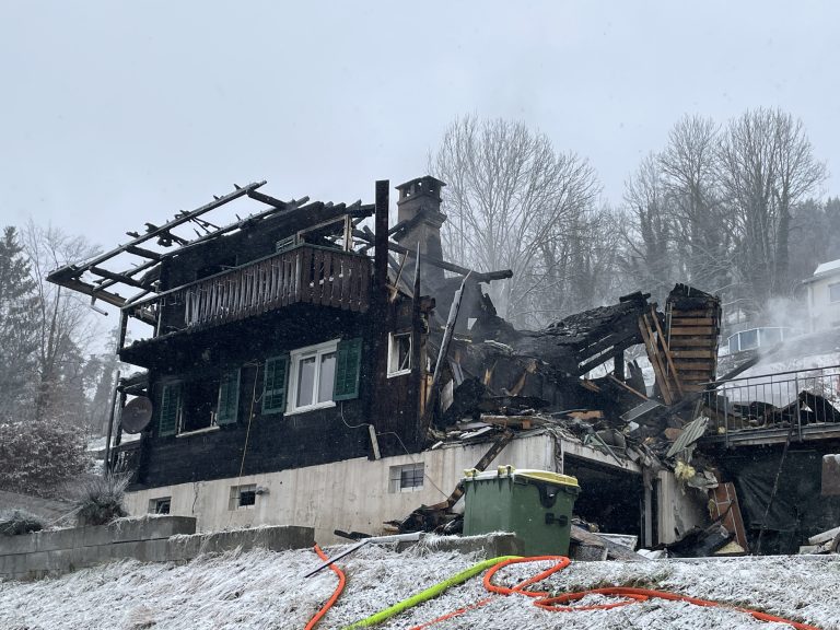 Ein Bild der Zerstörung: Das Wohnhaus nach dem verheerenden Brand. <span class="copyright">vn/hartmann</span><br><br><br>