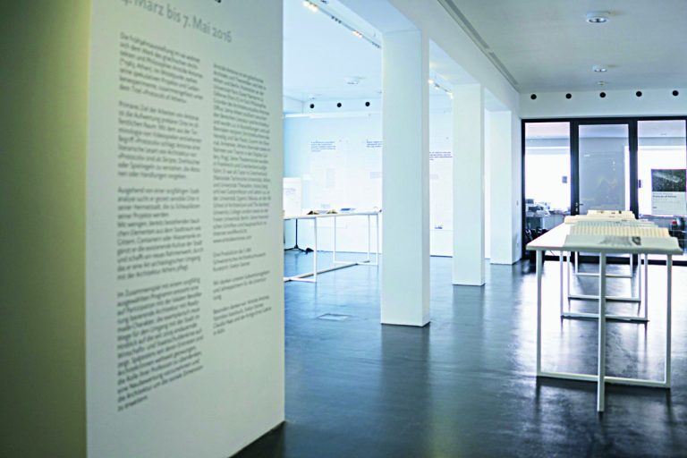 Ansicht der Austtellung „Protocols of Athens“ von Aristide Antonas. <span class="copyright">Darko Todorovic</span>