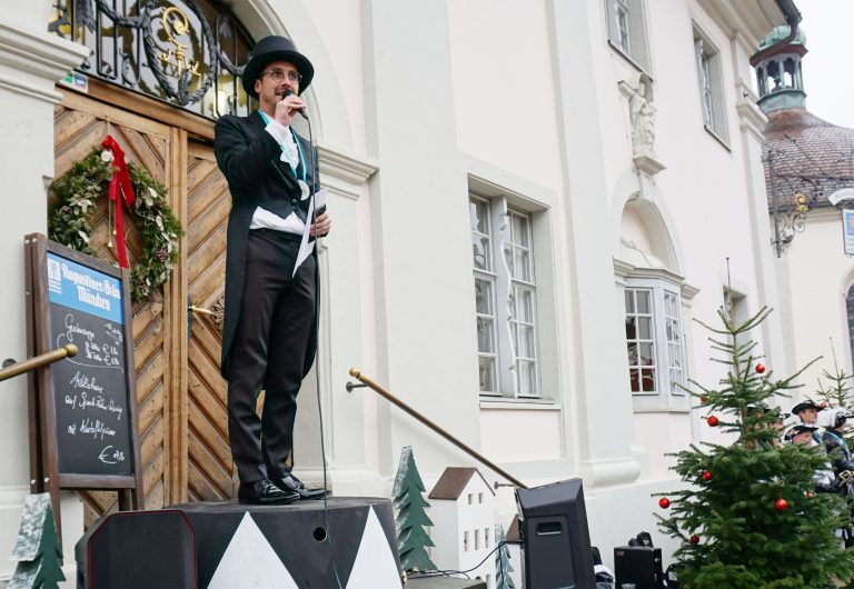 Lukas Greussing, Einpeitscher und Moderator des Prinzenpaares.
