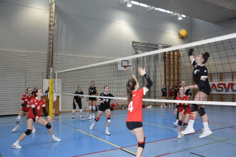 Auch bei den Mädchen gab es an zwei Tagen echtes Spitzenvolleyball zu sehen.