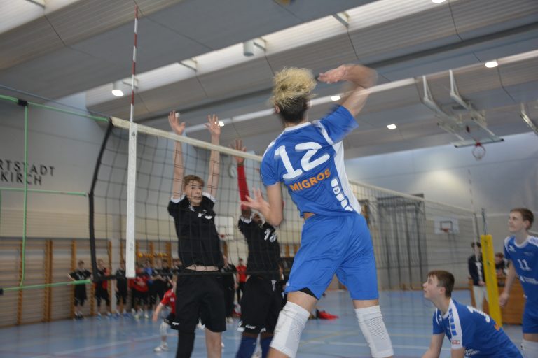 Die Schweizer Burschen präsentierten sich auf dem Sparkassencup bärenstark.