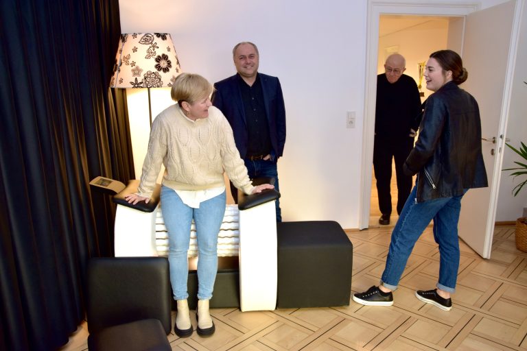 Ein Fitnessgerät wird getestet. <span class="copyright">SCO</span>