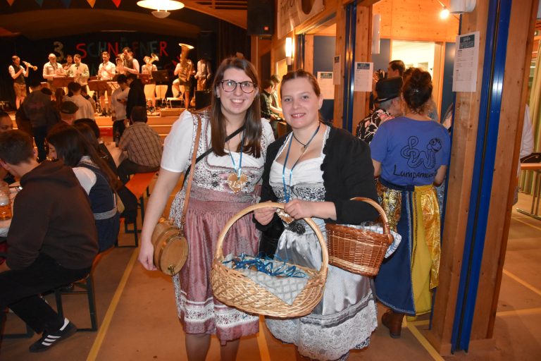 Die Stimmung auf der dritten Winterwiesn war im vollbesetzten Laurentiussaal ausgezeichnet. <span class="copyright">Gemeindemusik Schnifis (3)</span>