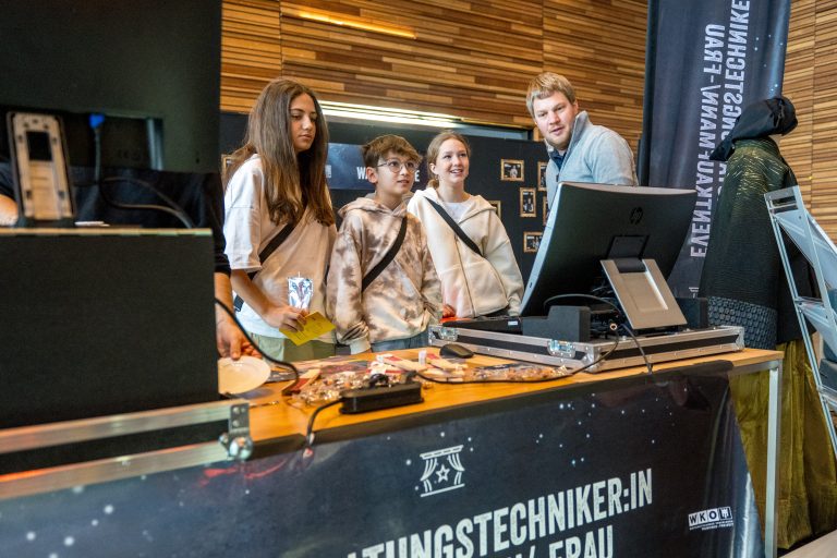 Eine breite Palette an Informationsangeboten ist wichtig, wie zum Beispiel die i-Messe in Dornbirn. <span class="copyright">vn</span>