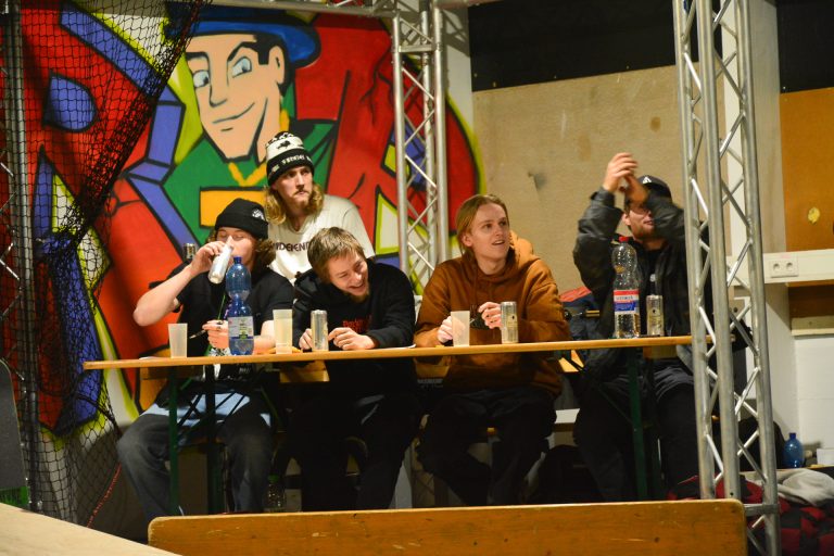 Die Jury schaute genau hin. Der bessere Durchgang der Teilnehmenden wurde gewertet.