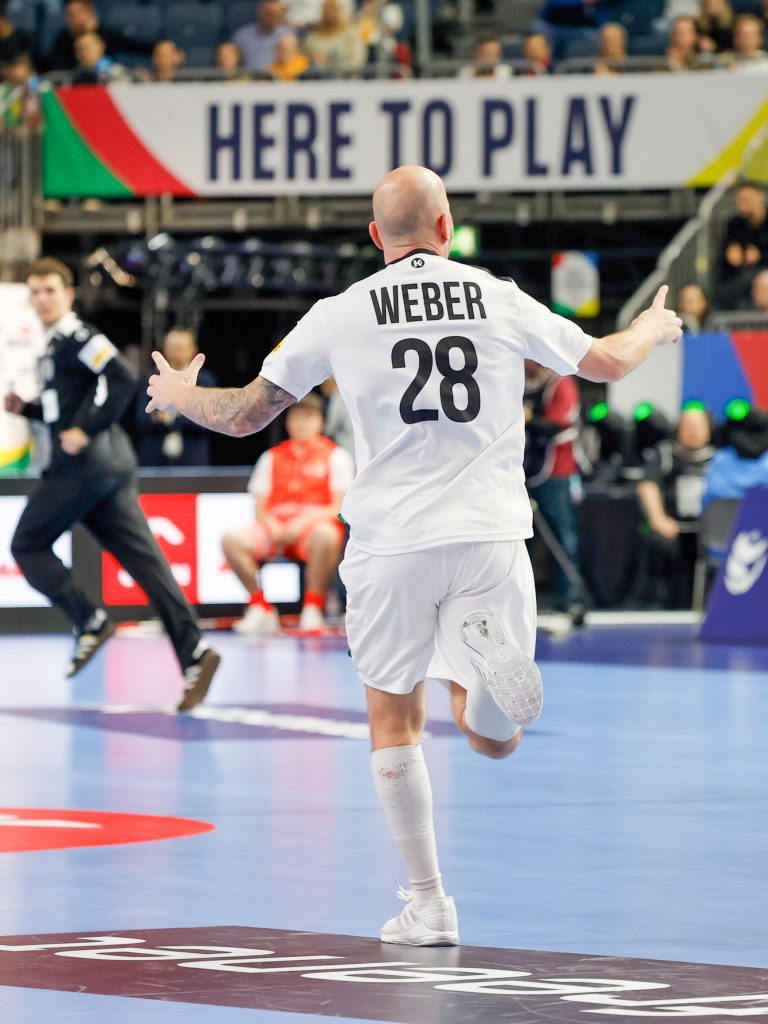 In den sieben EM-Spielen legte Robert Weber insgesamt 28,18 km zurück. <span class="copyright">GEPA</span>