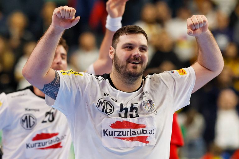 Tobias Wagner ist sowohl im Bregenz- als auch im Nationaltrikot am Kreis kaum zu stoppen. <span class="copyright">Gepa</span>