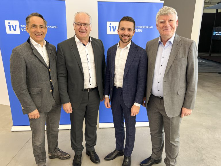 Hubert Rhomberg, Präsident Elmar Hartmann, GF Christian Zoll und Hausherr Vorstandsvorsitzender Alfred Felder (v.l) gaben sich die Ehre. FRANC