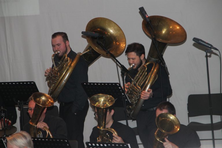Anstatt der heutigen Tuba wurde zum 100-jährigen Jubiläum das historische Helikon geblasen.