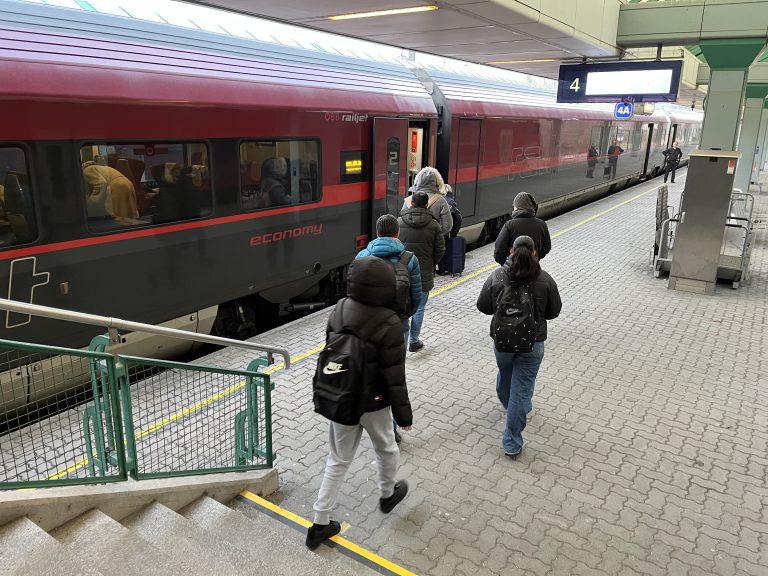 Reisen nach Salzburg und Wien waren wie gewohnt möglich. <span class="copyright">VN/Plesch</span>