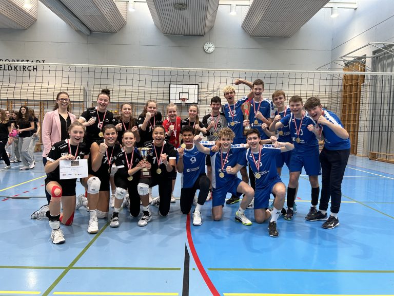 Die siegreichen Teams des Sparkassencups sicherten sich mit Spitzenleistungen die Pokale. <span class="copyright">BP (12)</span>