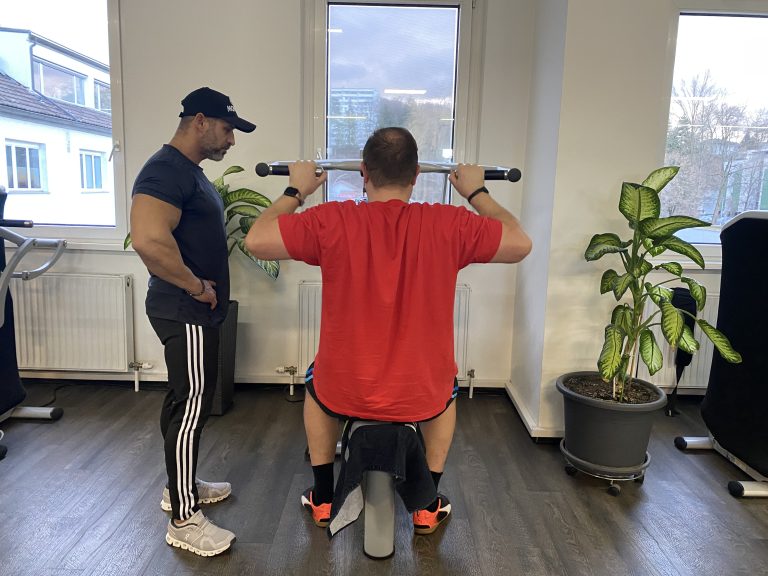 Eine saubere Ausführung ist beim Kraftsport sehr wichtig. <span class="copyright">vn/pem</span>