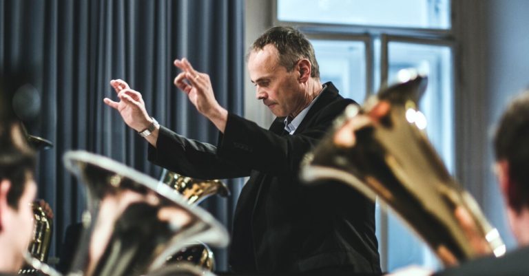Unter dem Titel „Happy Tubas Forever“ laden die Tubistinnen, Tubisten und Tenorhornisten zu einem Konzert ein. <span class="copyright">Jack Ströher</span>