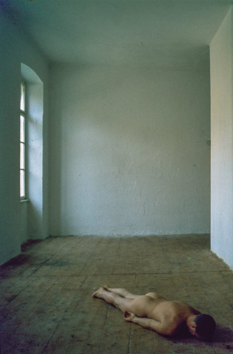 "Something Wrong with Physical Sculpture" dauert bis zum 5. Mai 2024.<span class="copyright">FLATZ Foundation</span>