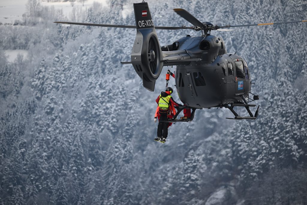 Doppelmayr-Gondel nach Baumsturz in Tirol abgestürzt: Dänische Urlauberfamilie schwer verletzt