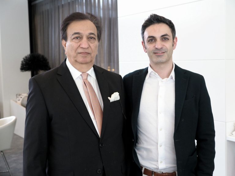Generalkonsul Anwer Azeem Ahmed und Stv. Generalkonsul Daniel Ahmed.